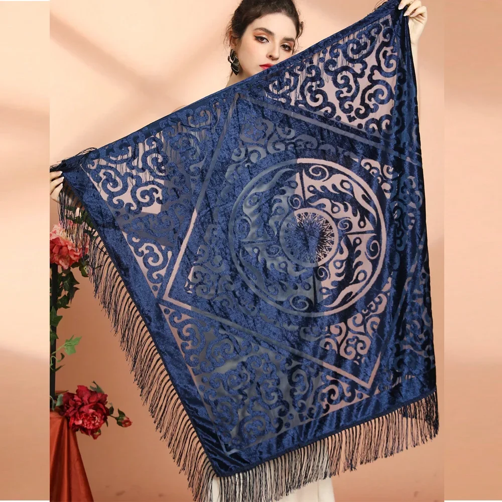 AW25 Velvet Jacquard Shawl wit - Ethnic Fashion Collection ulasan dan harga
