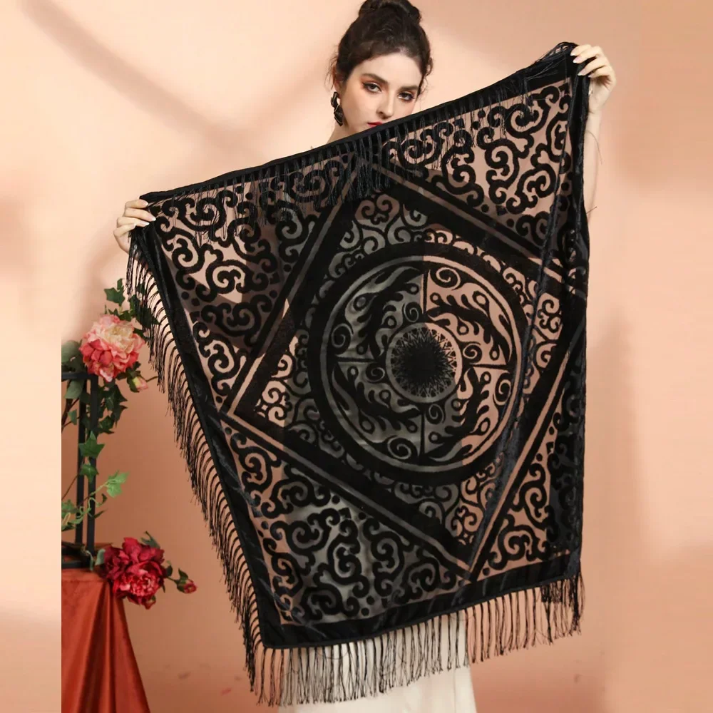 AW25 Velvet Jacquard Shawl wit - Ethnic Fashion Collection ulasan dan harga